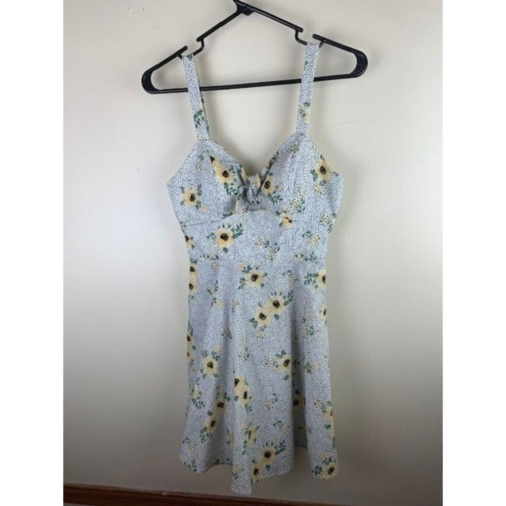 Juniors Size XS Sun Dress Floral Print Knee Length Fit N Flare Lined Bodice Bra